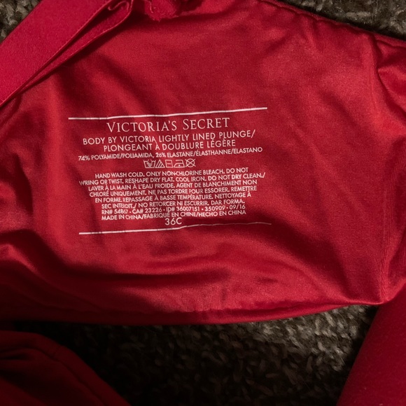 Victoria’s Secret size 36C red racer back - Picture 3 of 3